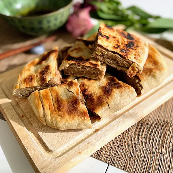 chinese beef and leek pie cut