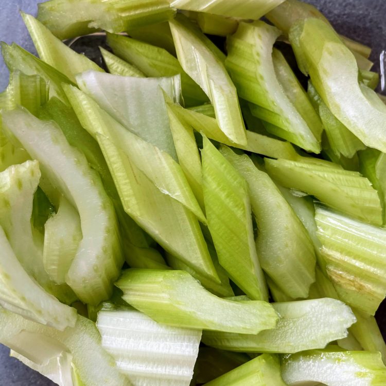 fried mushrooms in oyster sauce celery cut