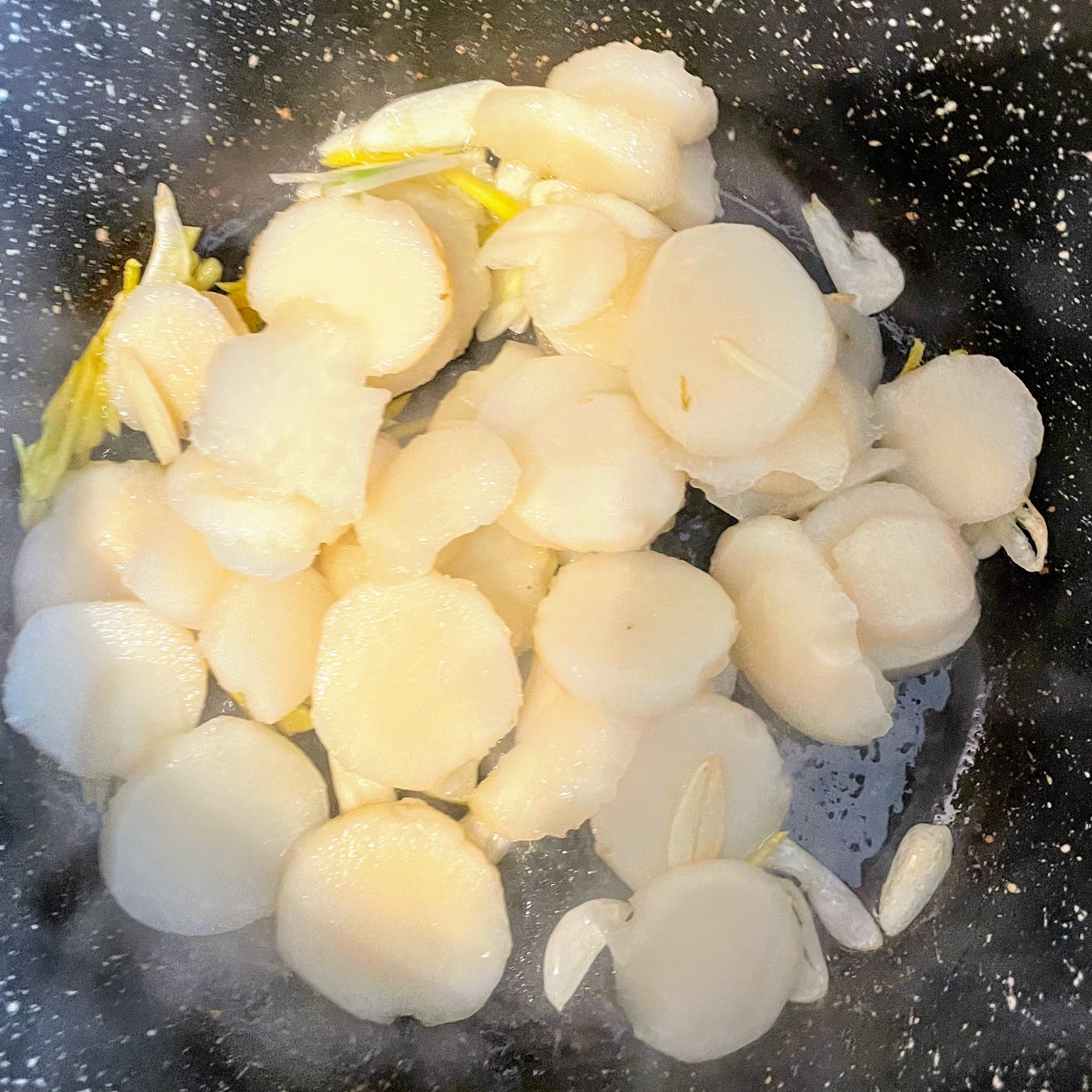 fried mushrooms in oyster sauce water chestnuts in