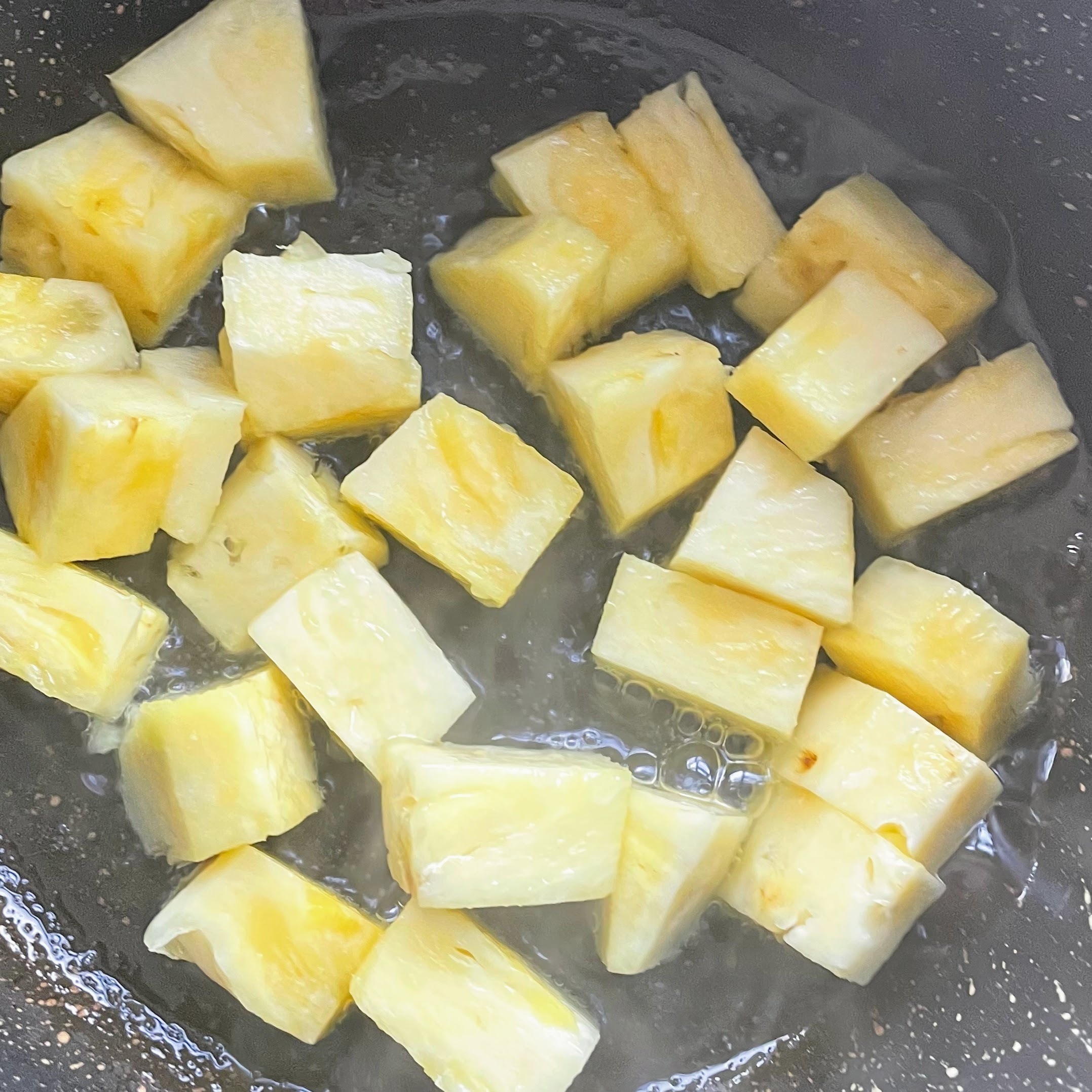 sweet and sour king prawn pineapple cooking