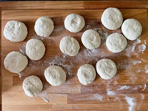 sheng jian bao mini doughs rounded