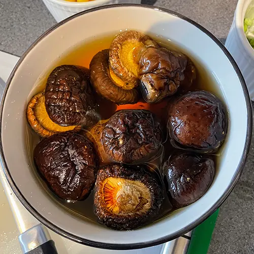 shumai mushrooms soaking