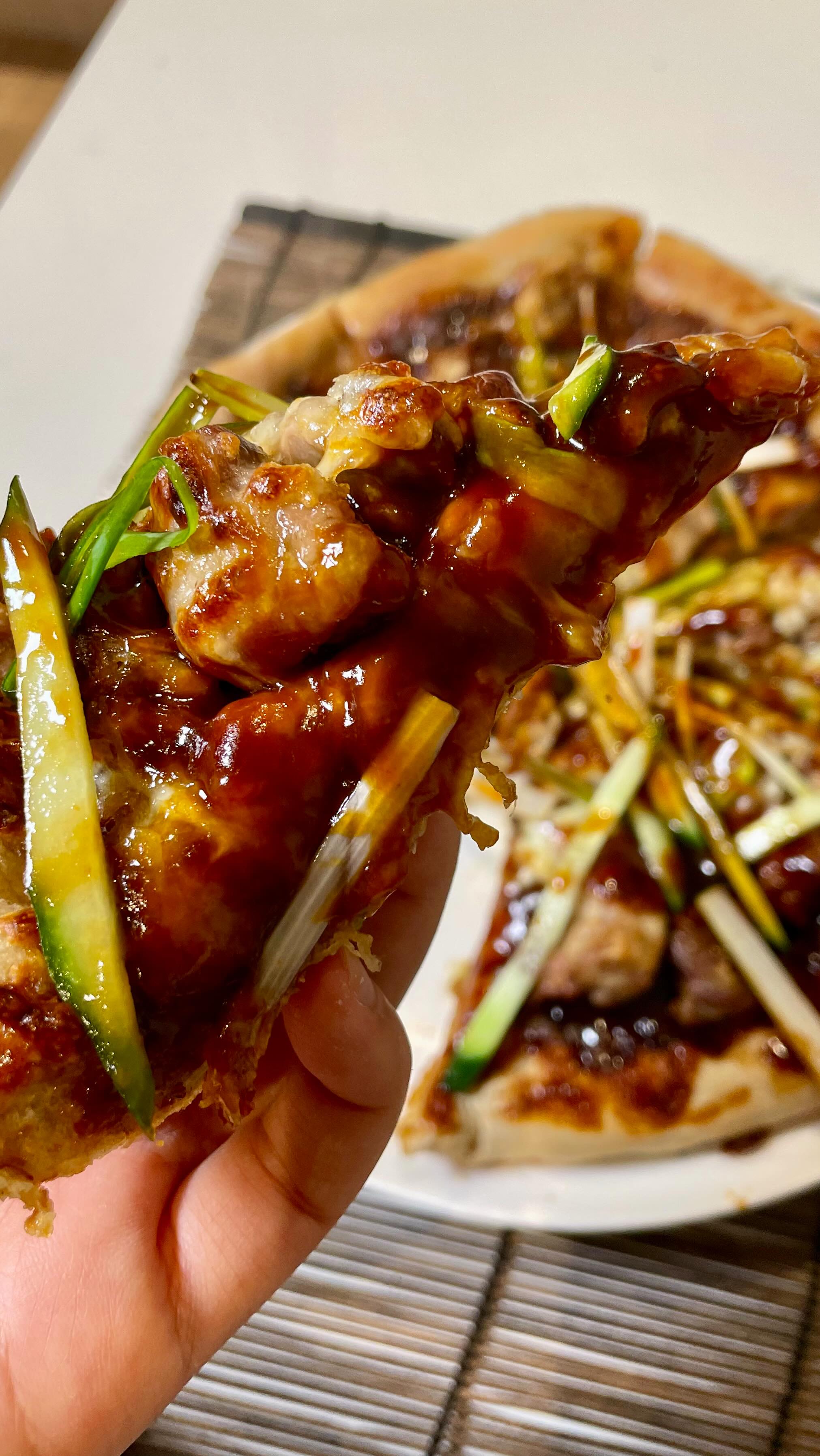 The perfect combo to hit that comforting spot! Peking Duck Pizza 🍕 Try it and make it yours! #trendingrecipes #pizzalover #fusioncooking #pekingduck #musttryfood #foodlovers