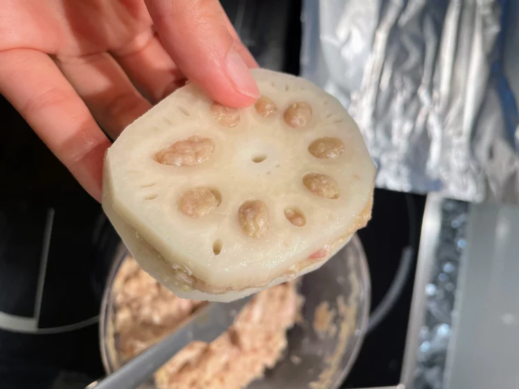 Lotus root slices with pork filling in center